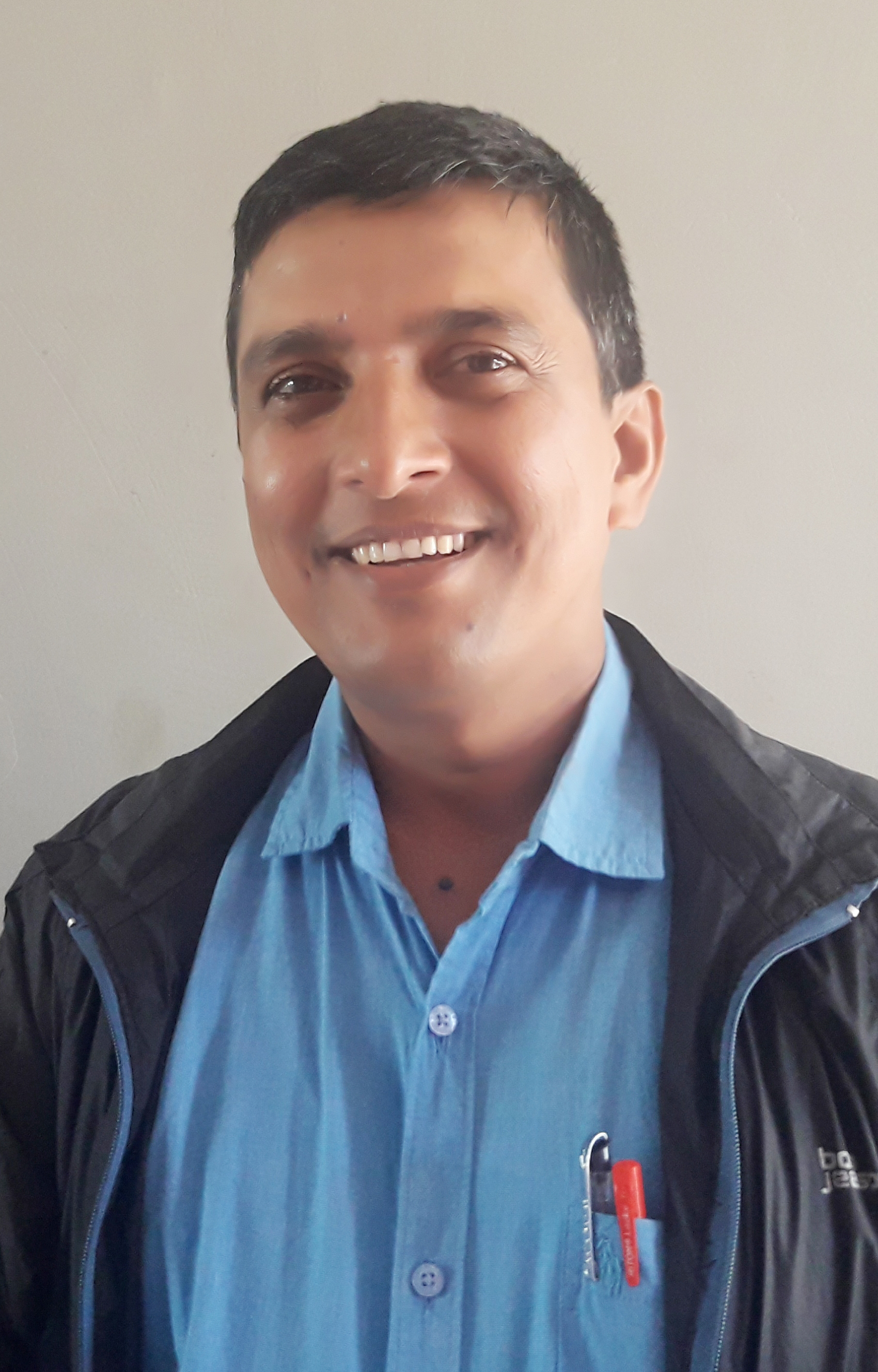 तीन ठोकाइ